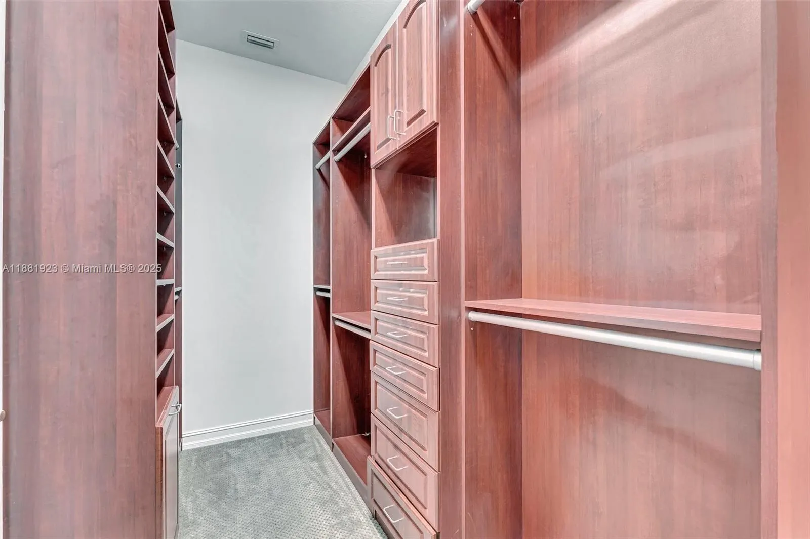 3203 W Stonebrook Cir