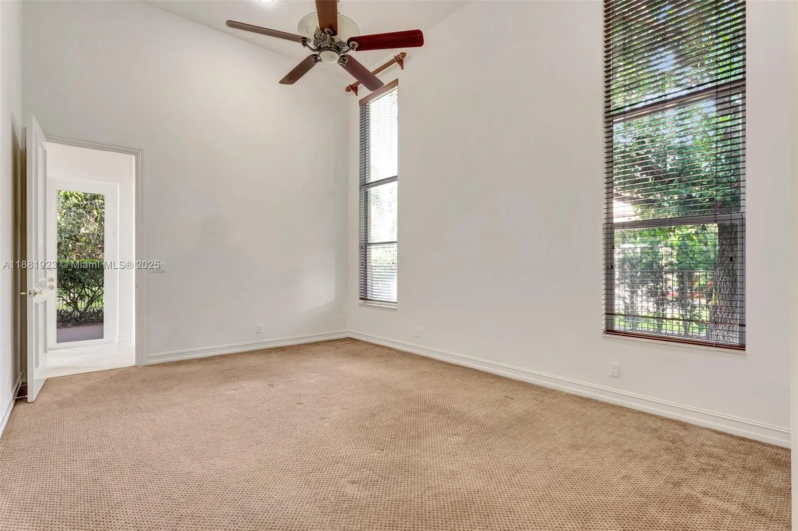 3203 W Stonebrook Cir