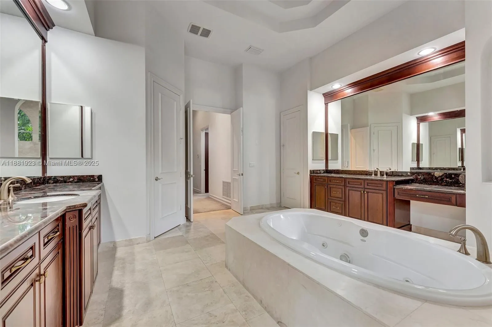 3203 W Stonebrook Cir