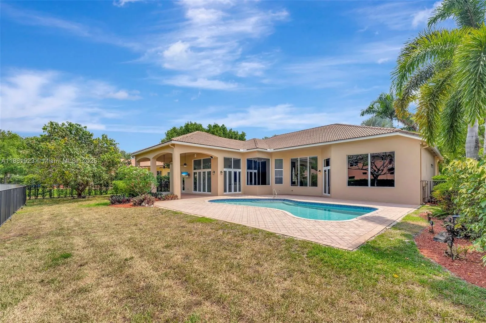 3203 W Stonebrook Cir