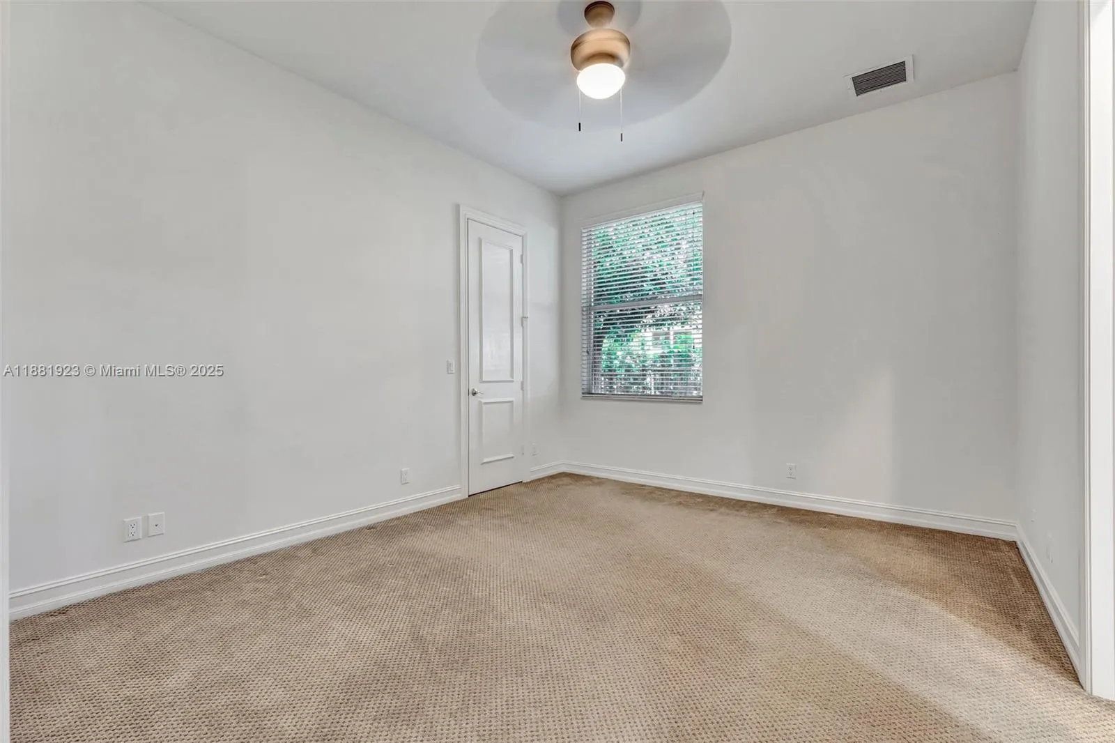 3203 W Stonebrook Cir