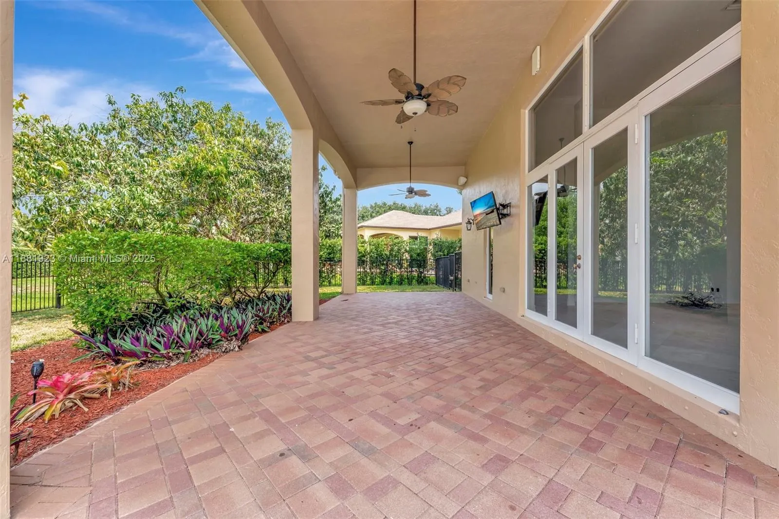 3203 W Stonebrook Cir