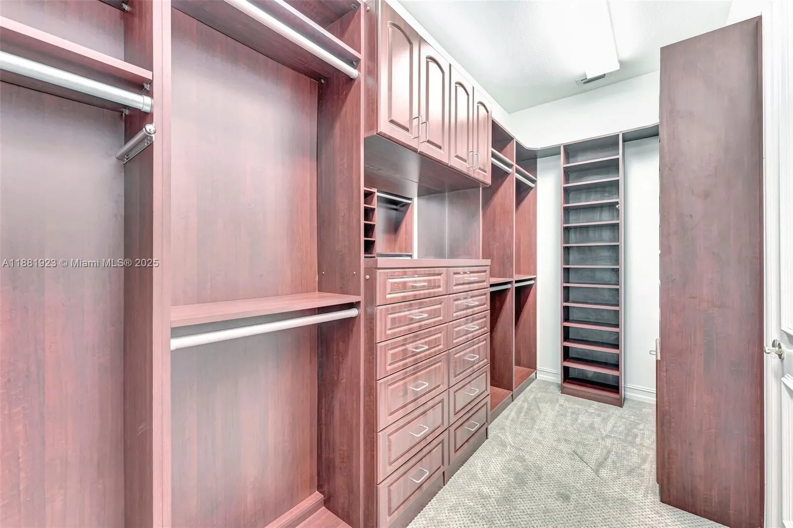 3203 W Stonebrook Cir