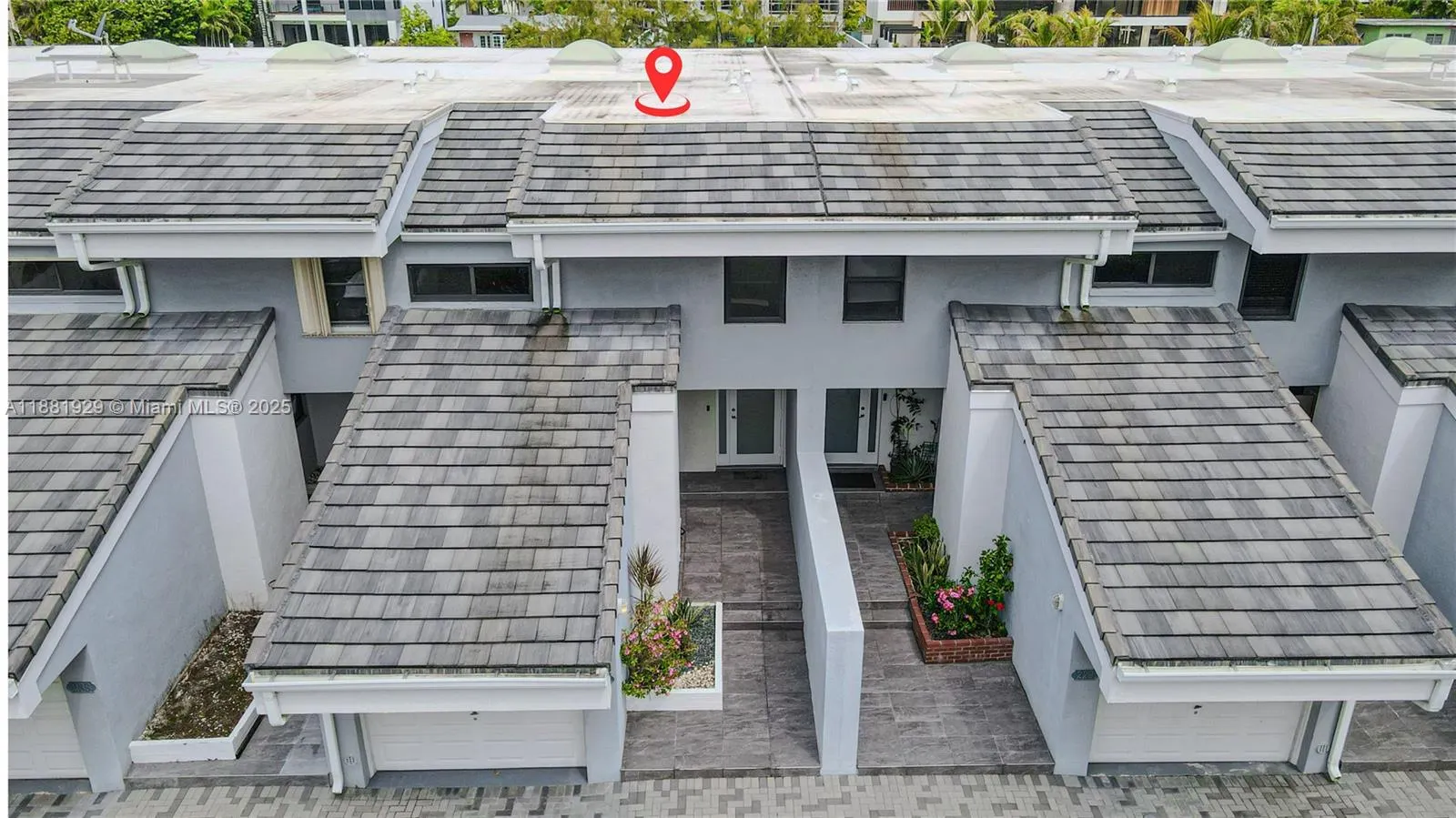 231 Poinciana Dr, #401