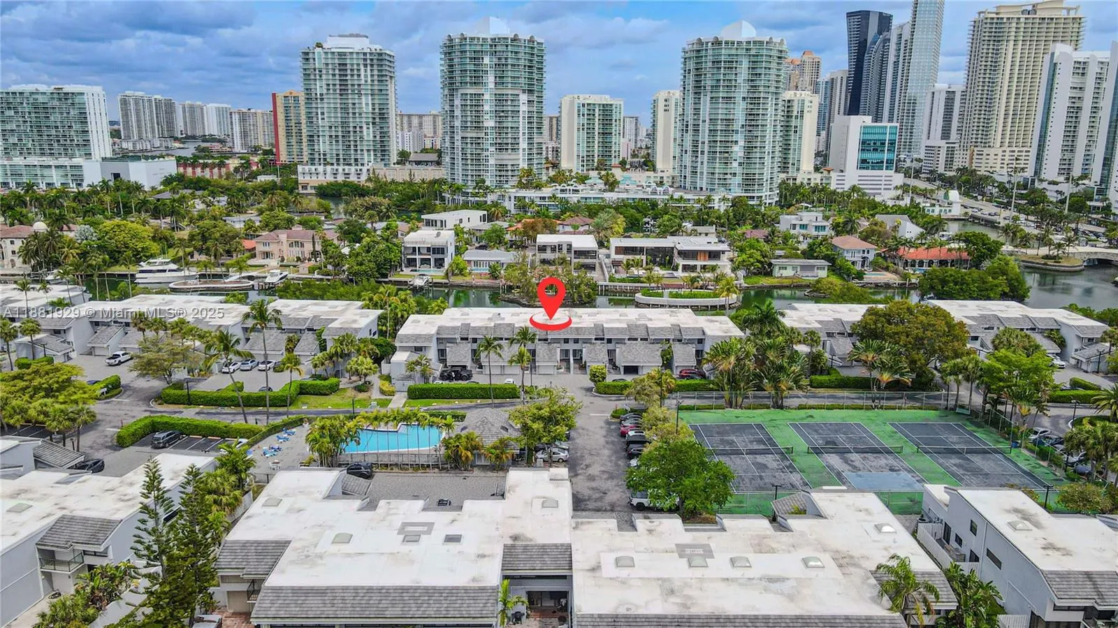 231 Poinciana Dr, #401