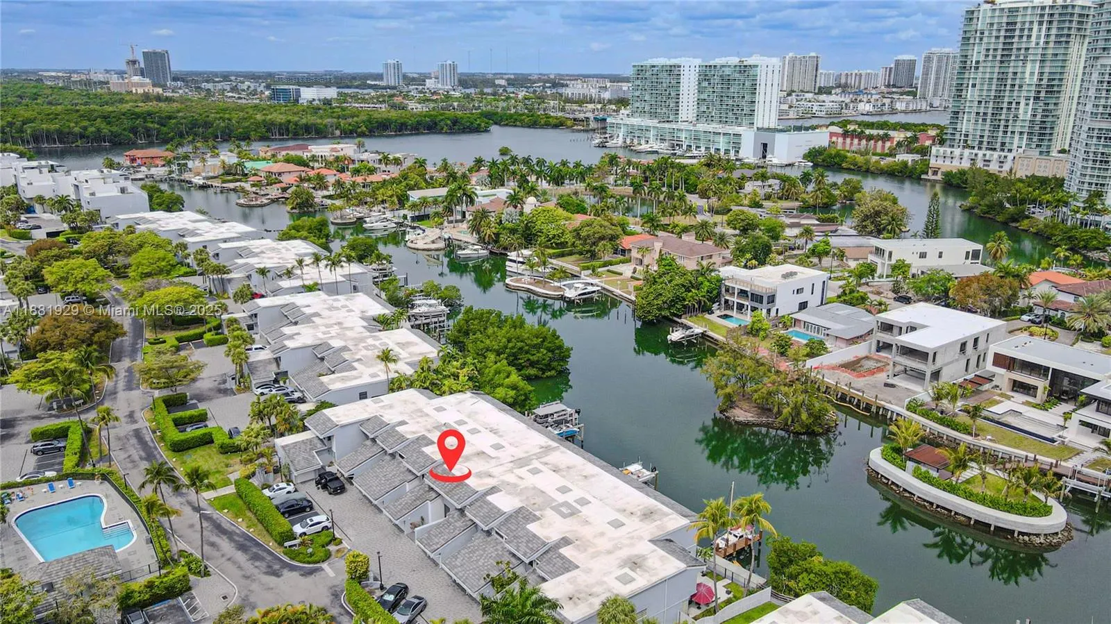 231 Poinciana Dr, #401