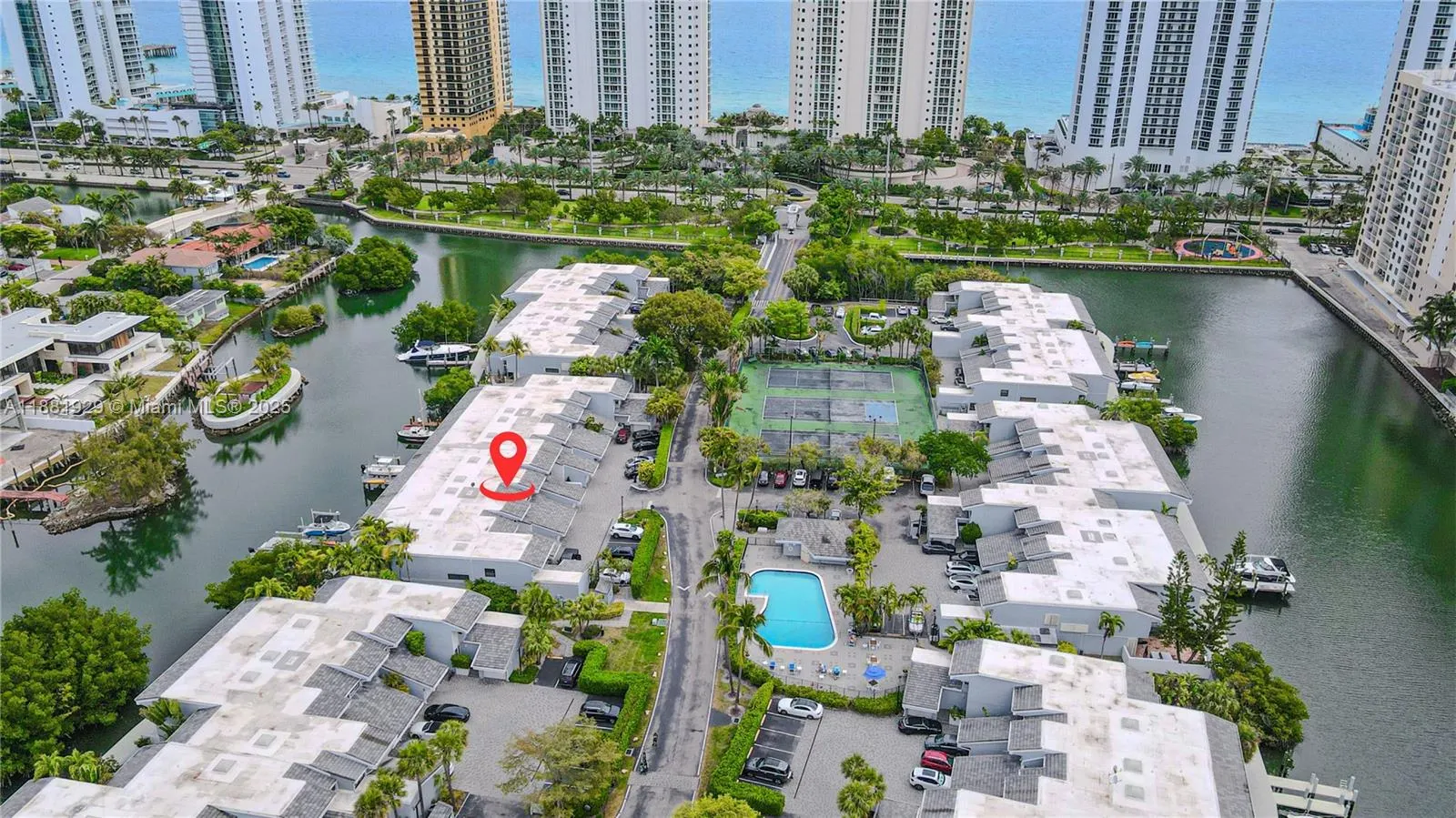 231 Poinciana Dr, #401