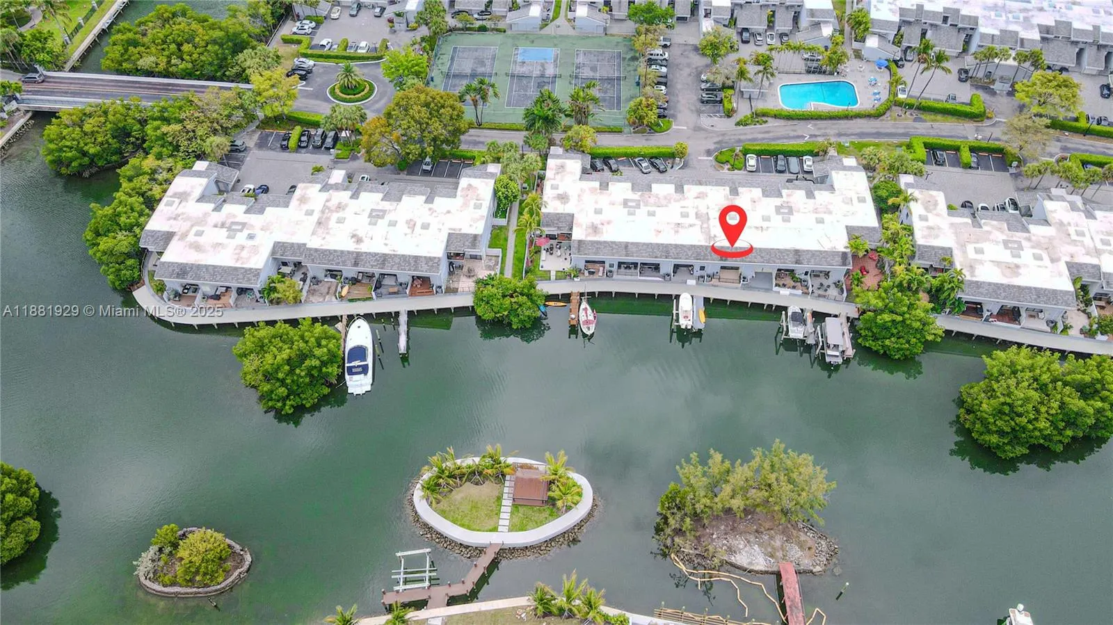 231 Poinciana Dr, #401