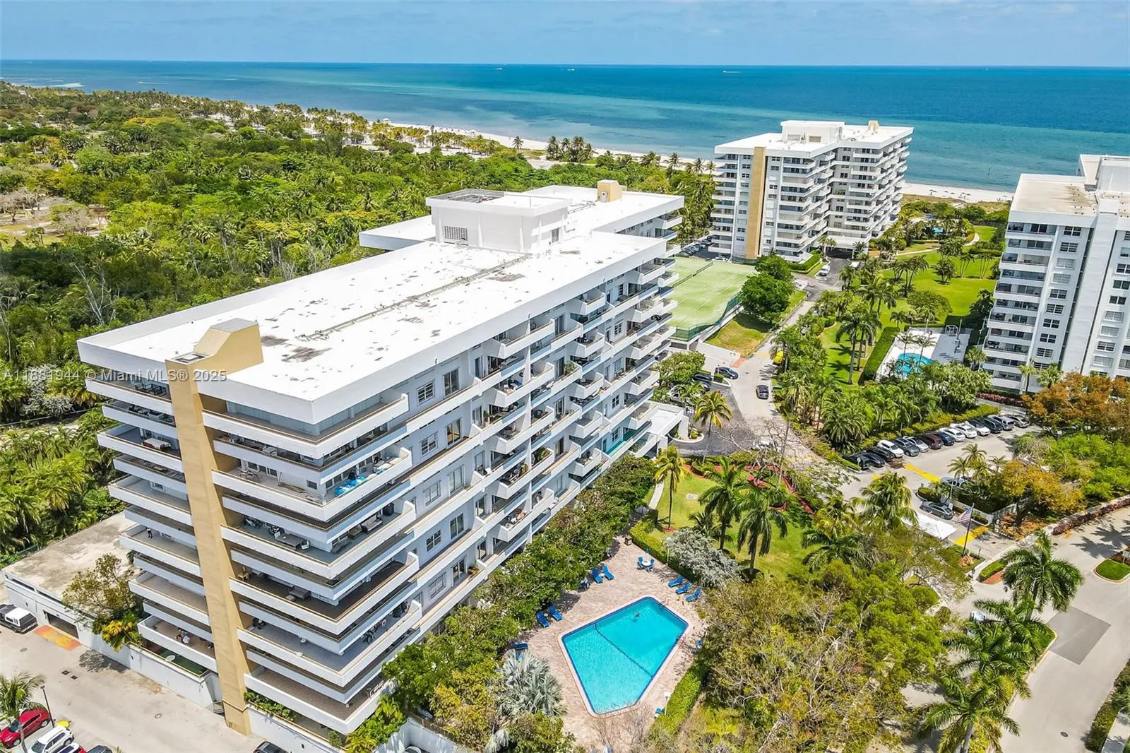 155 Ocean Lane Dr, #300