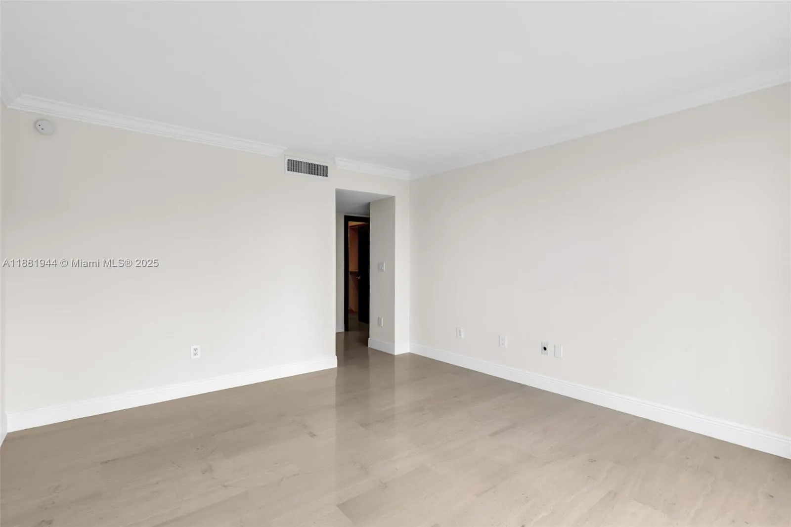 155 Ocean Lane Dr, #300