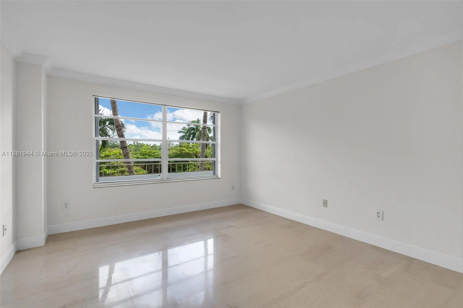 155 Ocean Lane Dr, #300