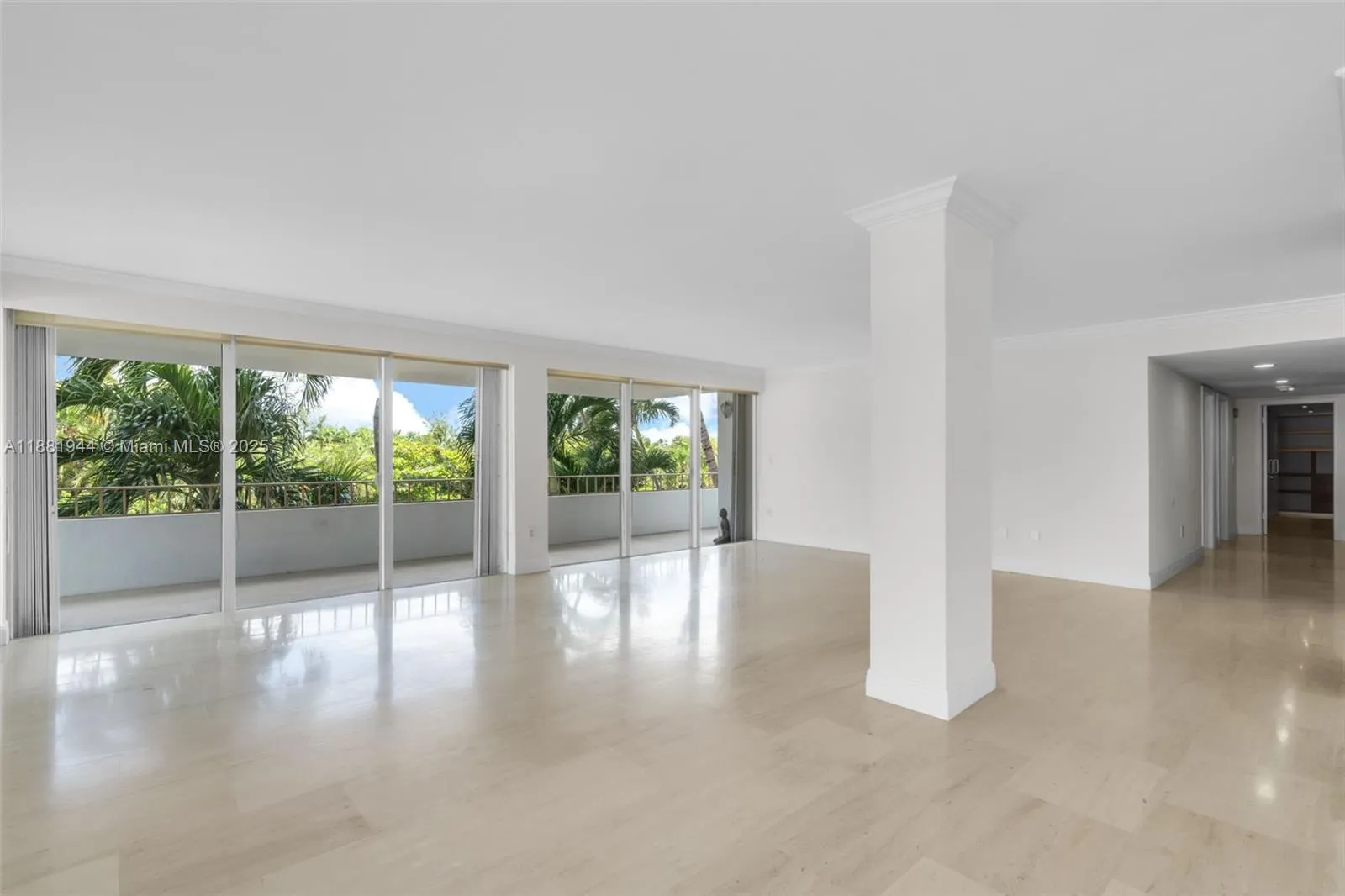 155 Ocean Lane Dr, #300