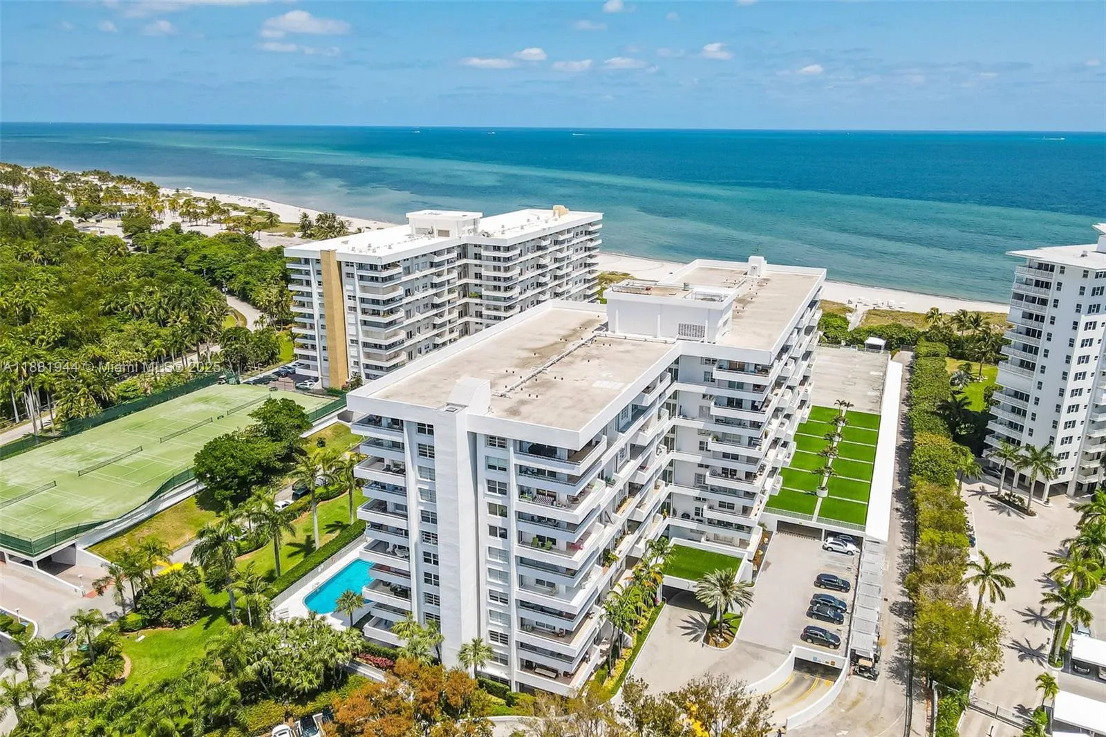 155 Ocean Lane Dr, #300