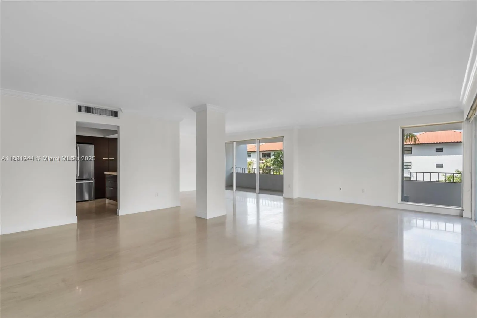 155 Ocean Lane Dr, #300