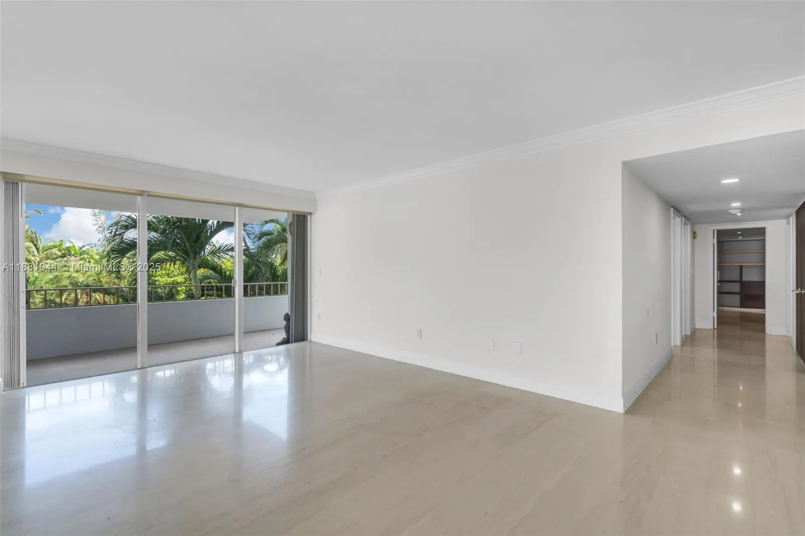 155 Ocean Lane Dr, #300