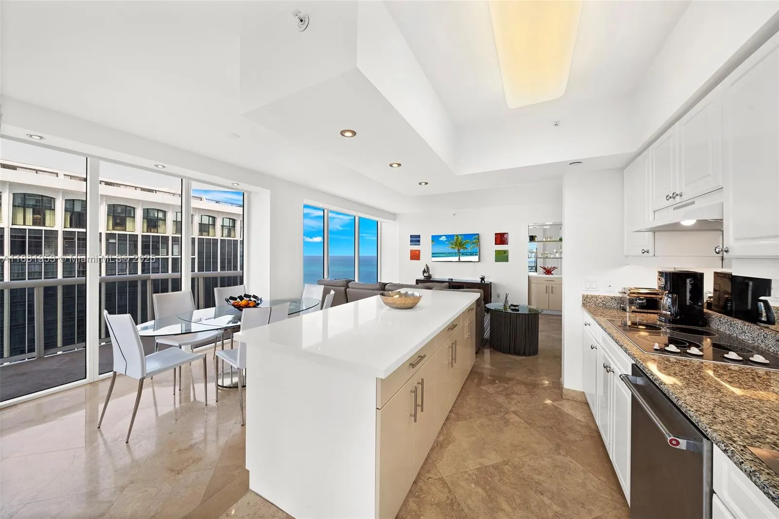 4779 Collins Ave, #1707