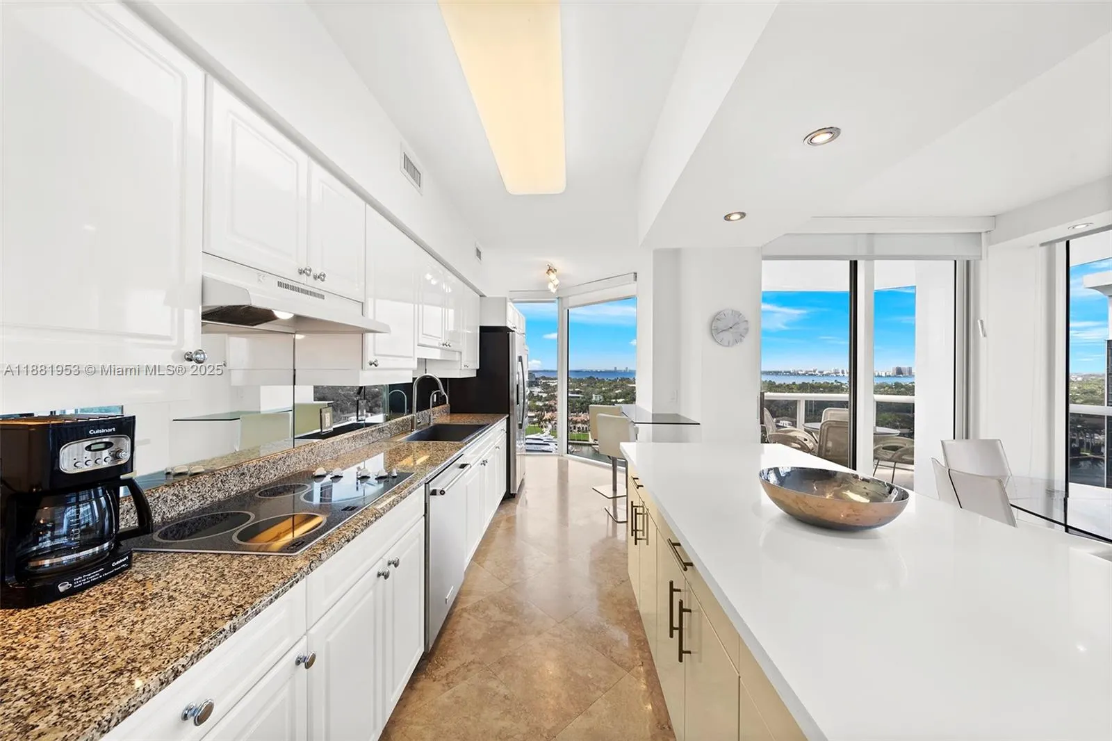4779 Collins Ave, #1707