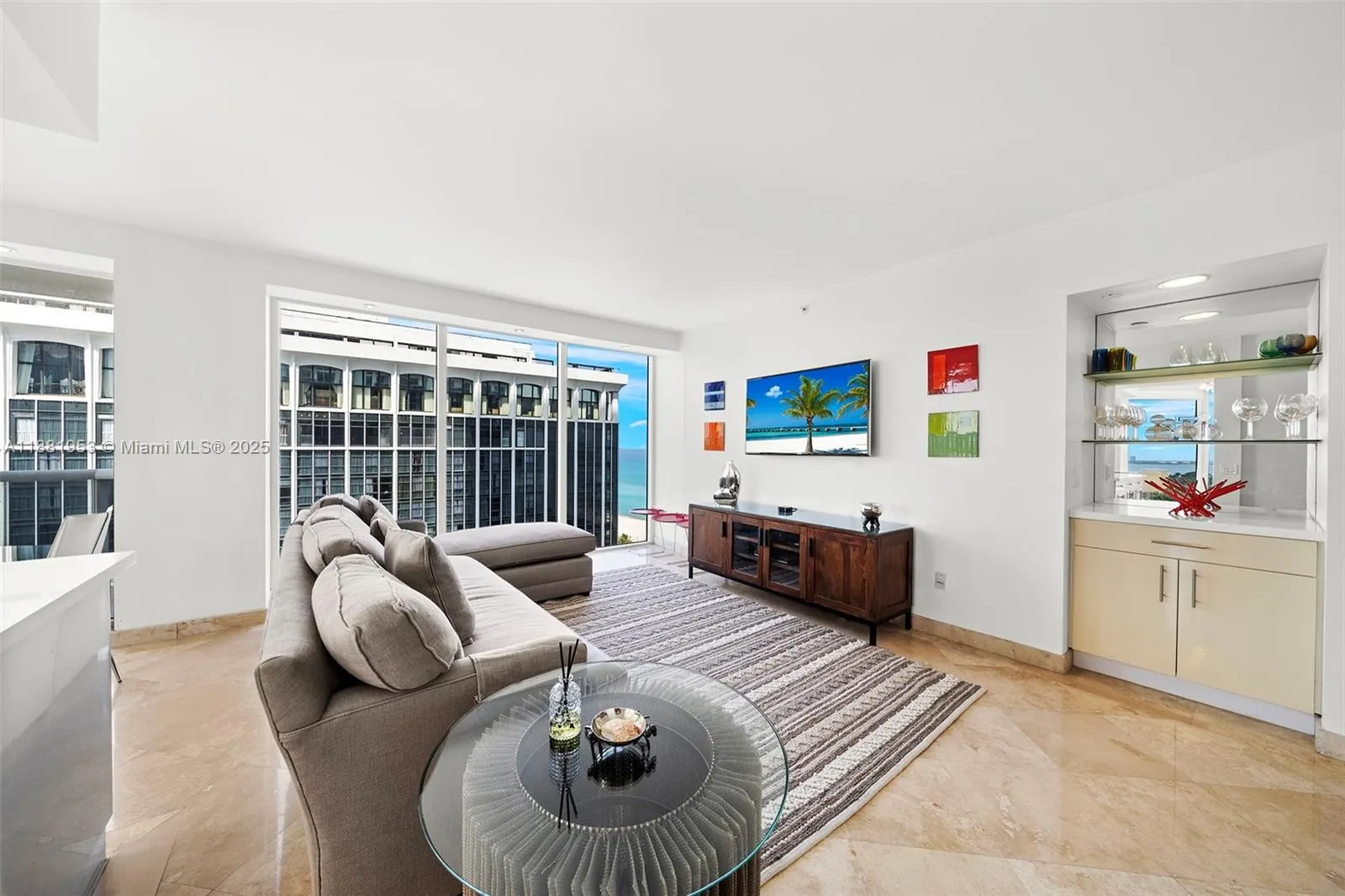 4779 Collins Ave, #1707