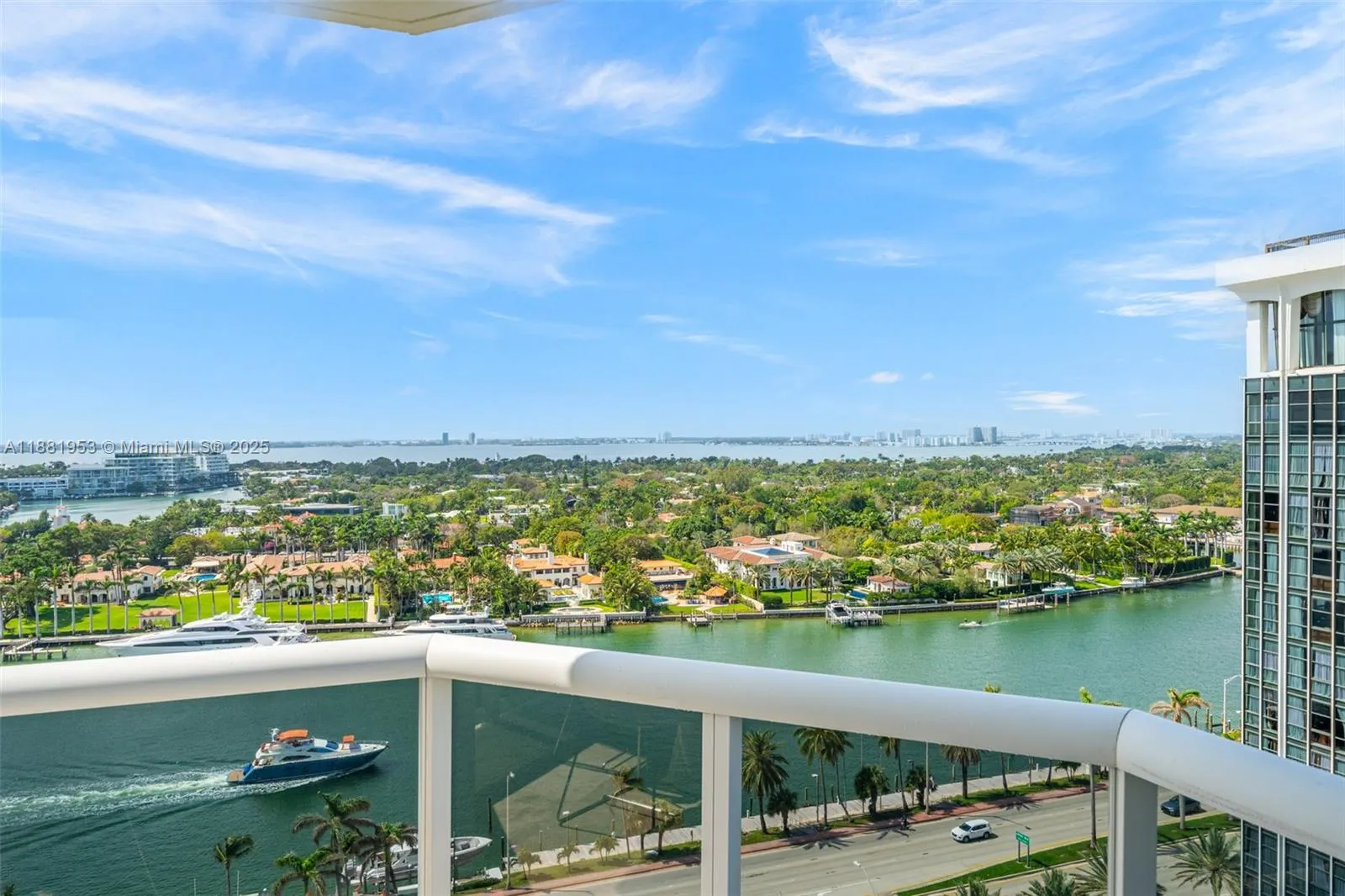 4779 Collins Ave, #1707