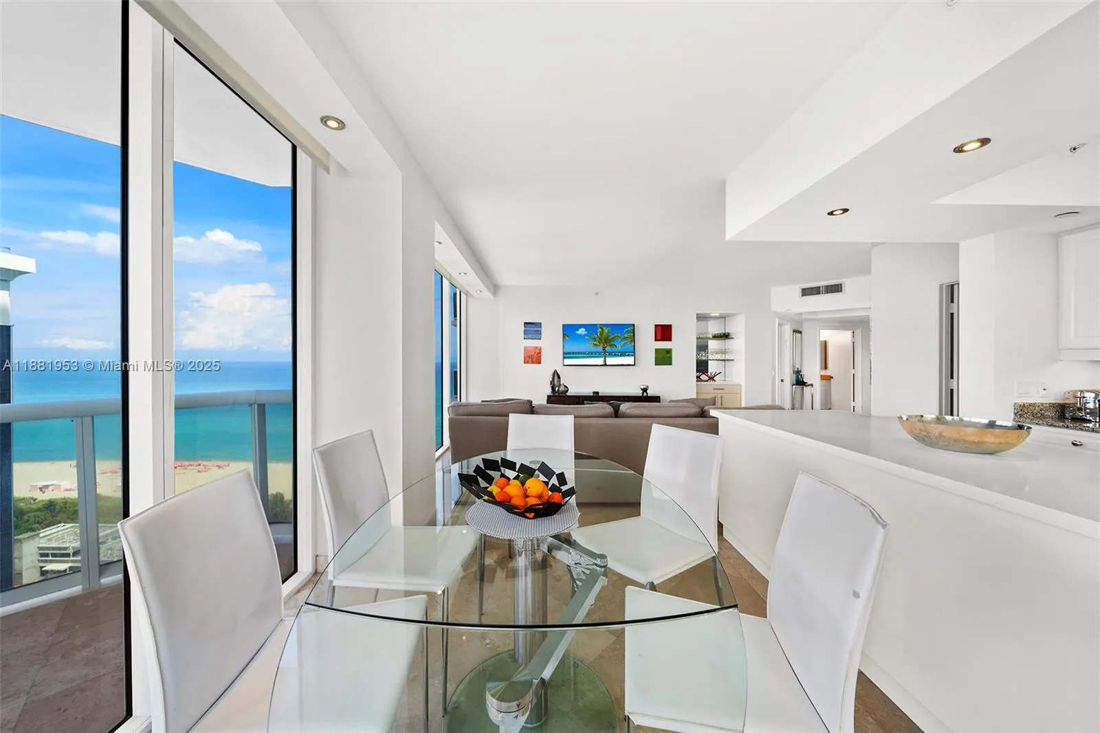 4779 Collins Ave, #1707