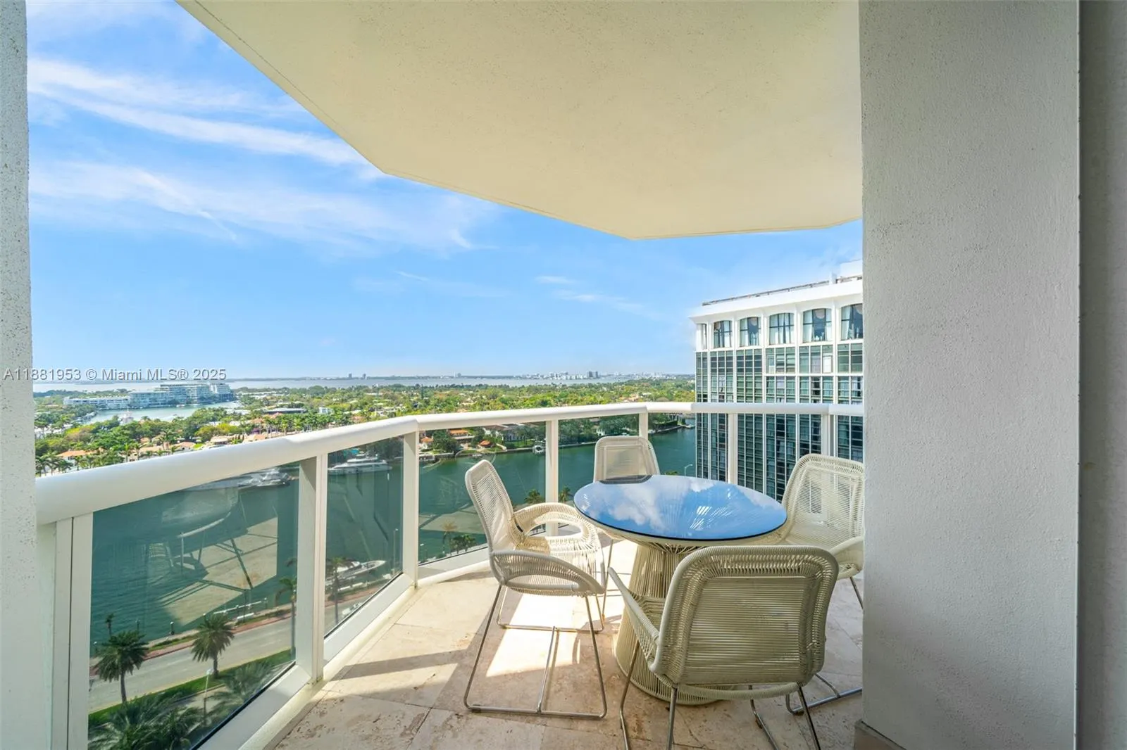 4779 Collins Ave, #1707