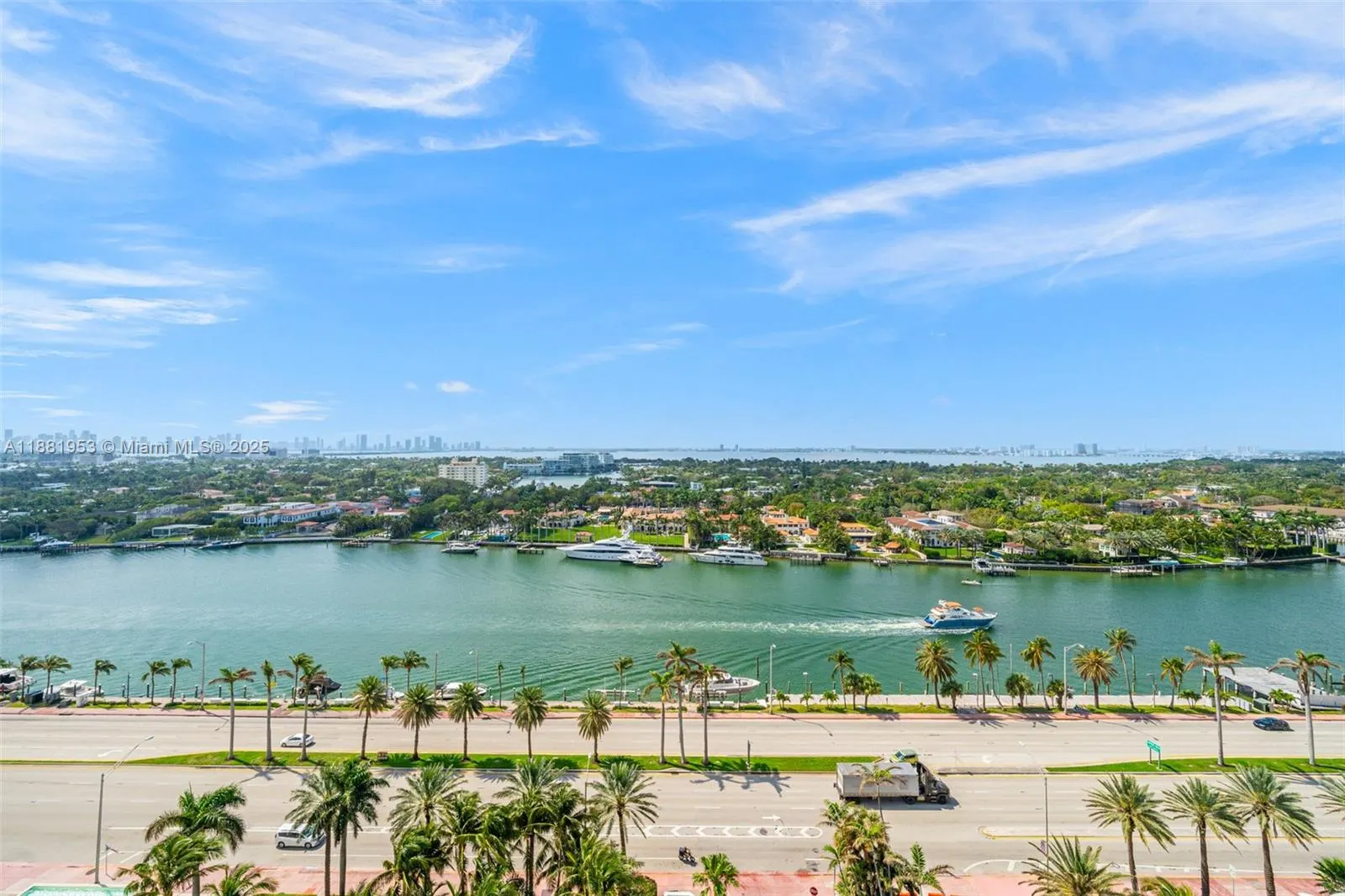 4779 Collins Ave, #1707