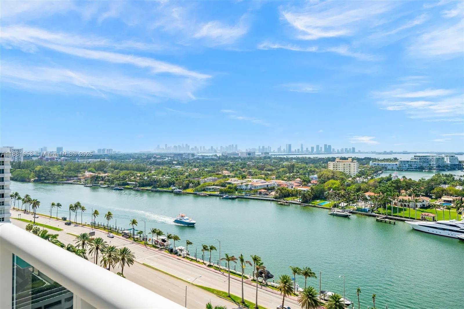 4779 Collins Ave, #1707