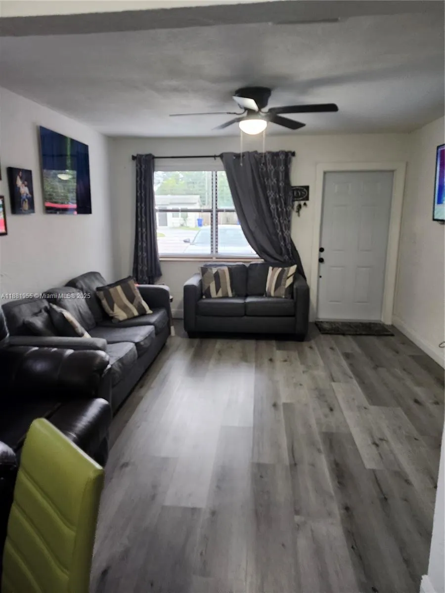 4301 NW 59th Ct