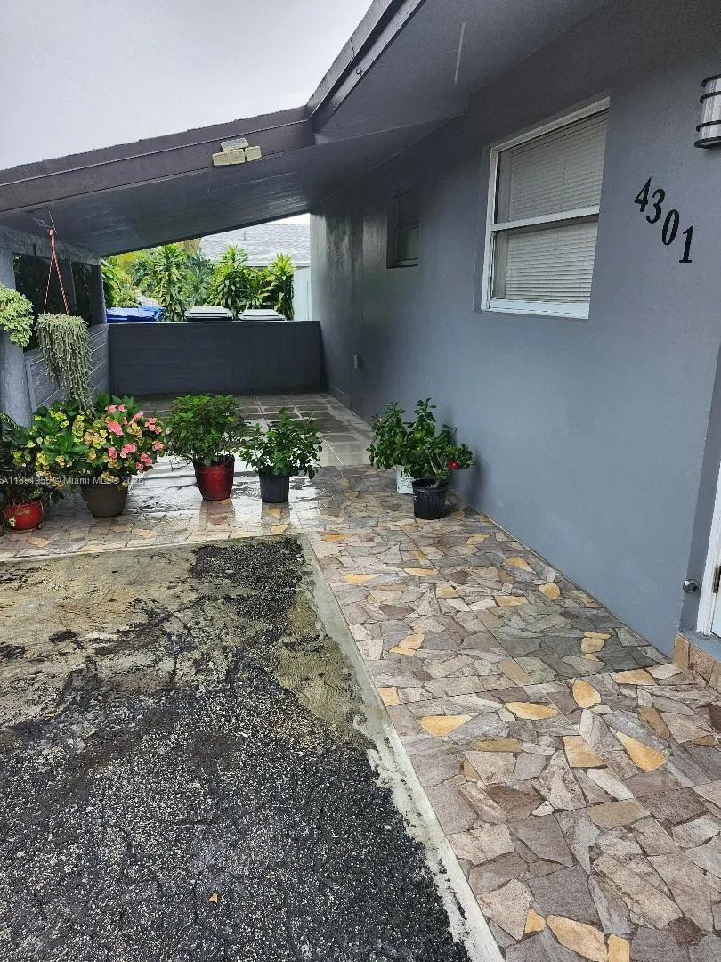4301 NW 59th Ct