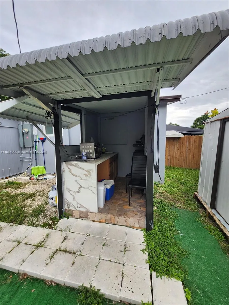 4301 NW 59th Ct