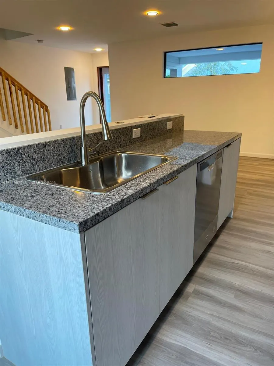 916 NW 8 st, #4