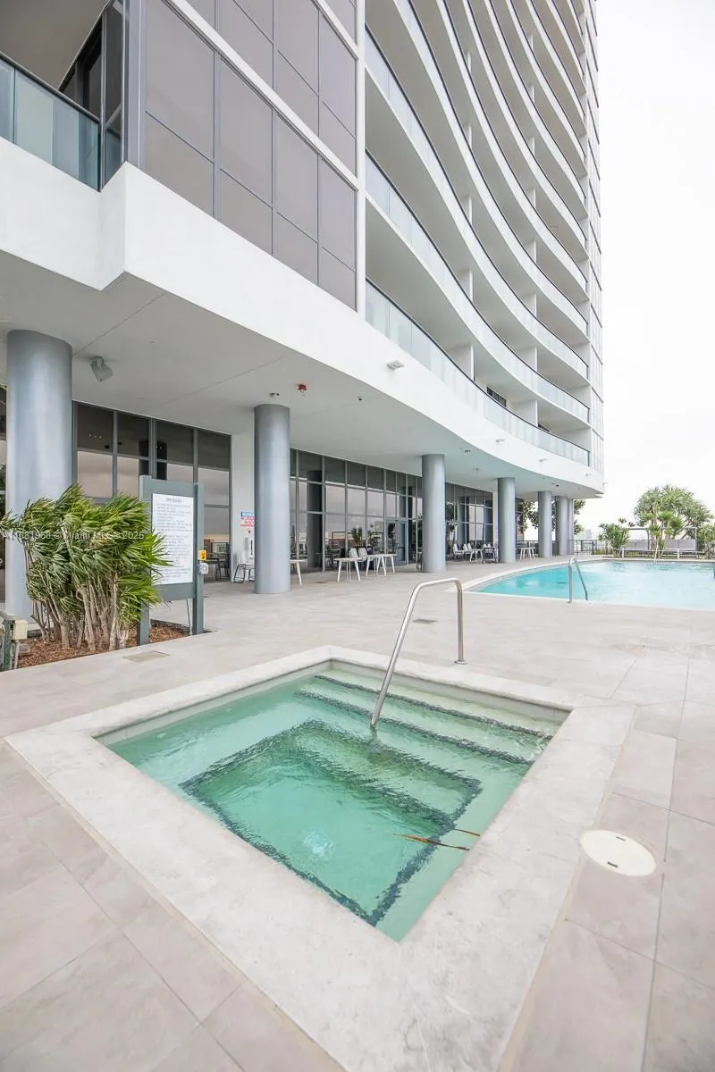 1600 NE 1st Ave, #3210