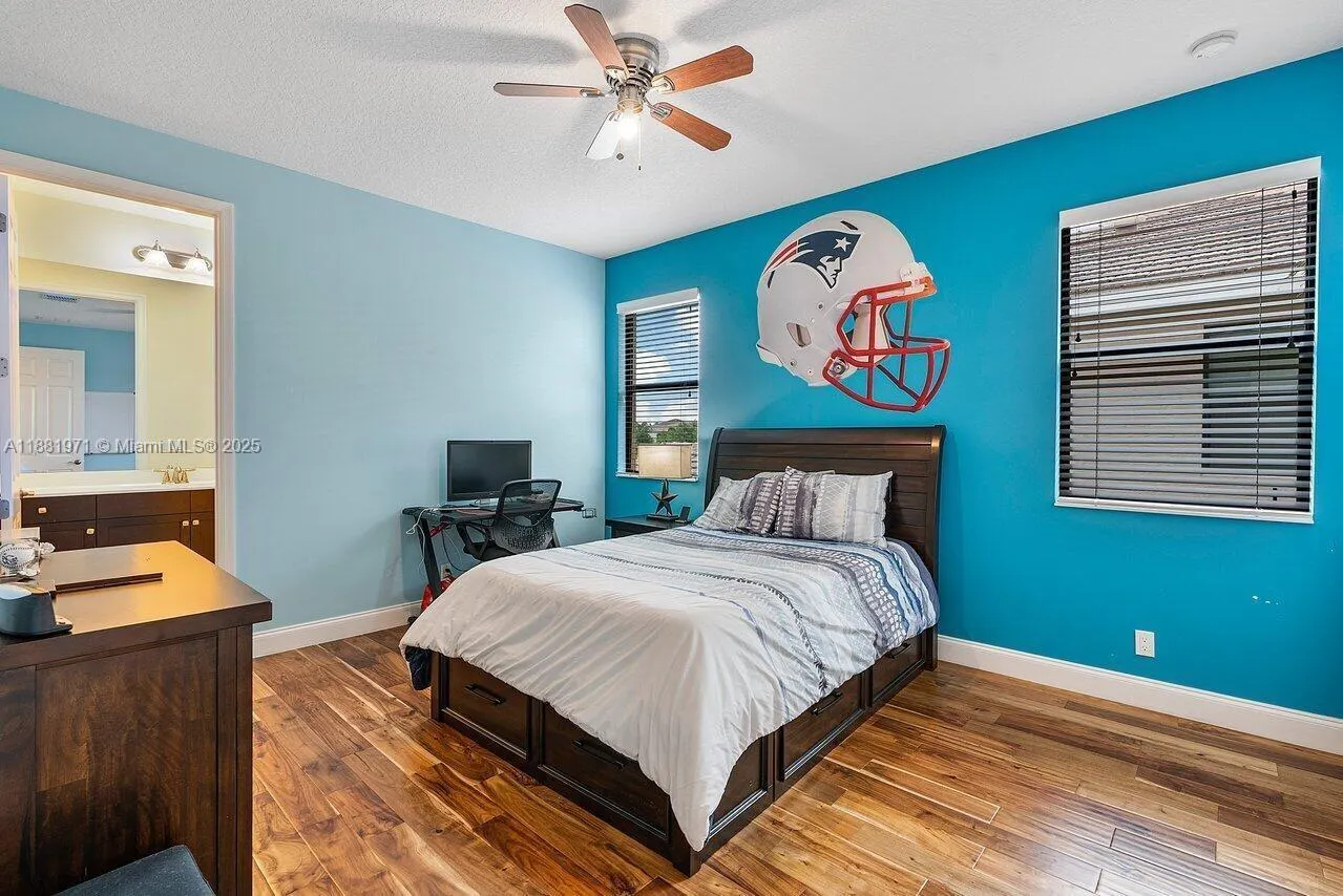12097 Boca Reserve Ln