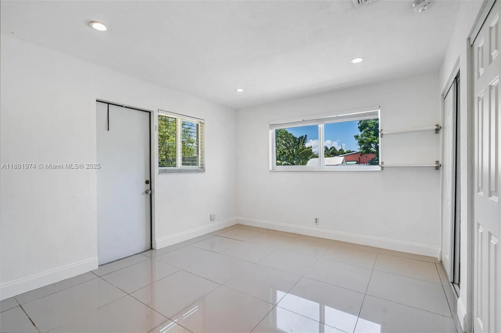 2201 NE 14th Ave