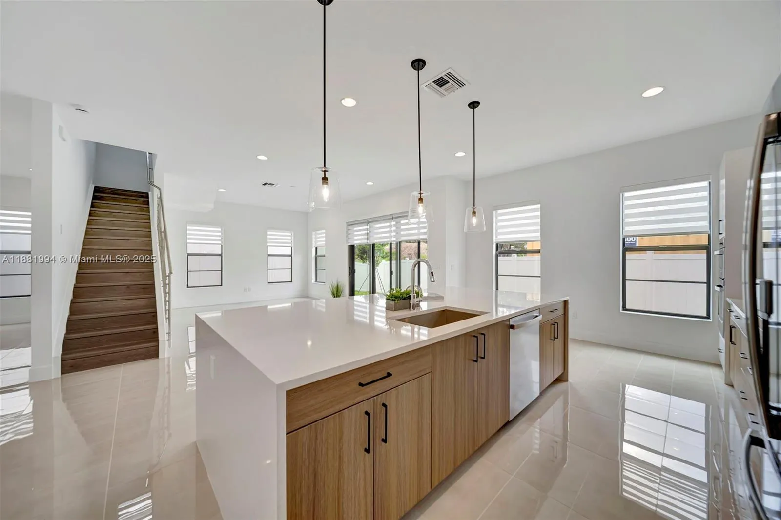 1454 NW 23rd Ave