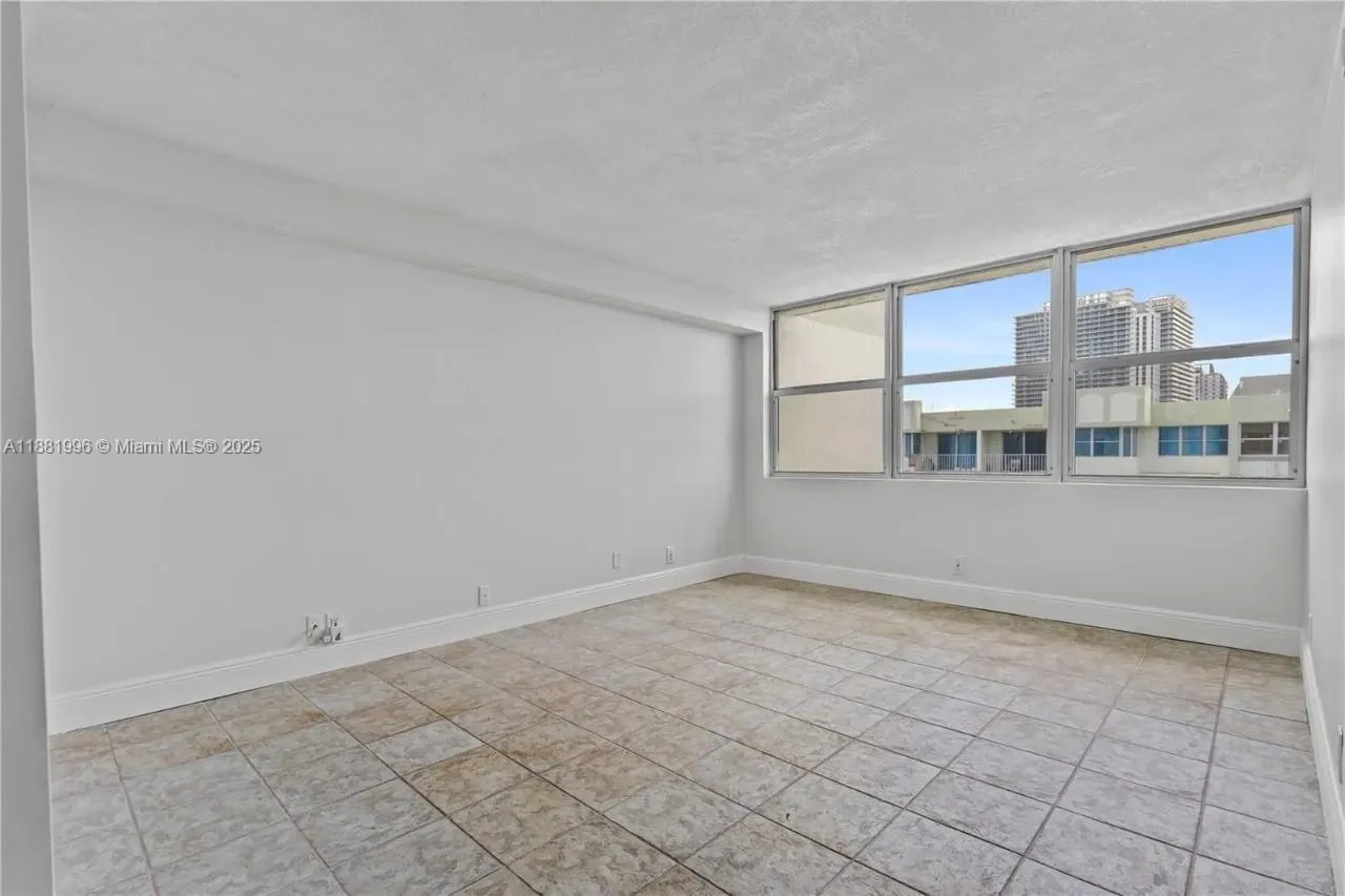 16570 NE 26th Ave, #6B
