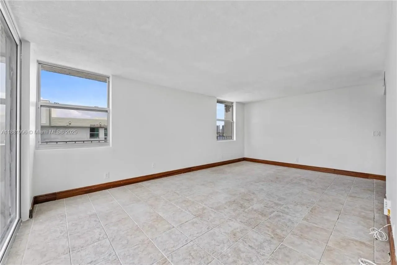 16570 NE 26th Ave, #6B