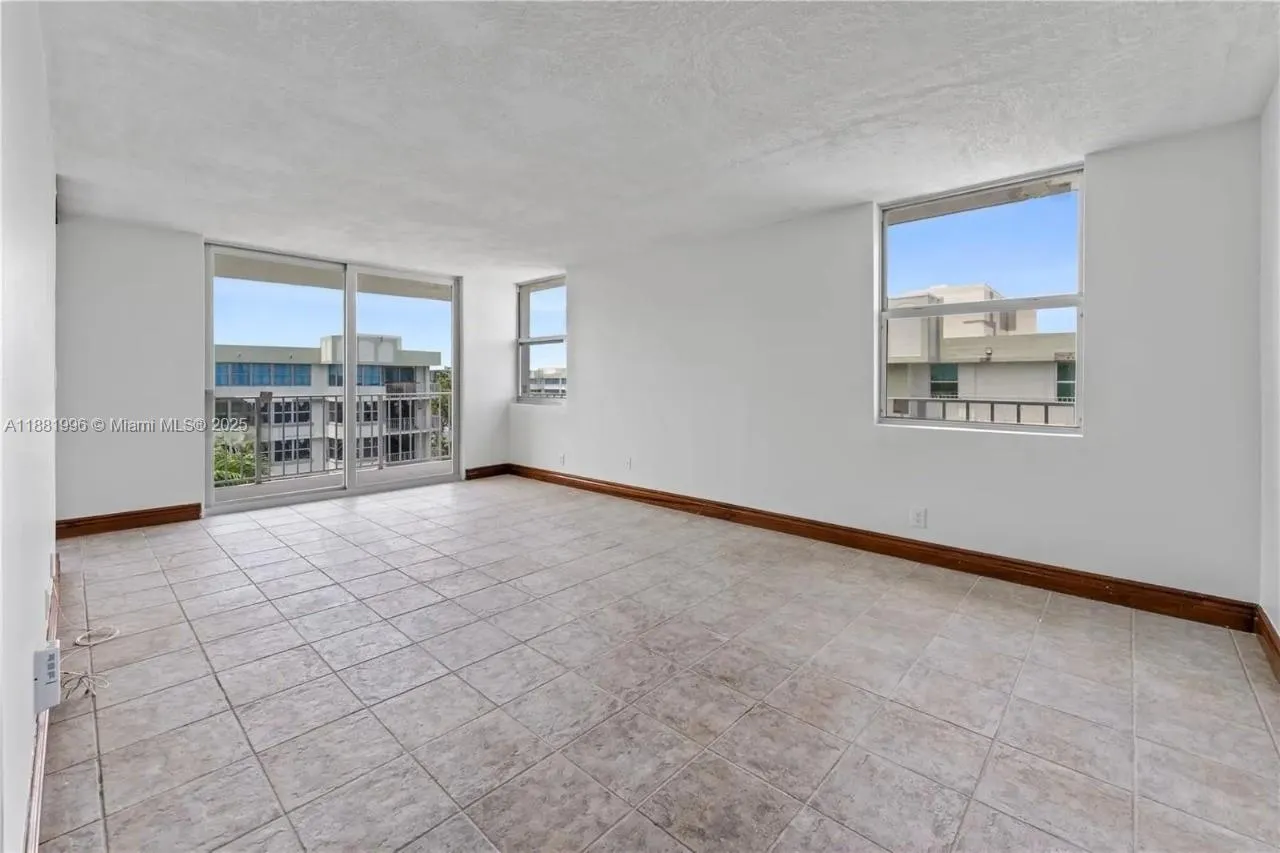 16570 NE 26th Ave, #6B