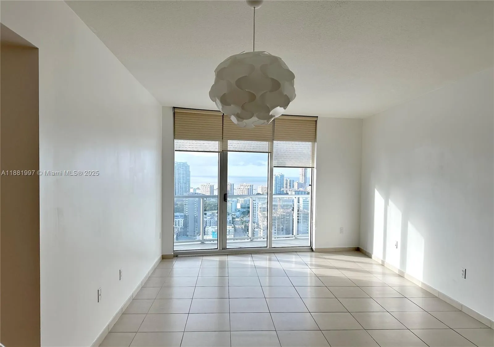 185 SW 7th St, #3704