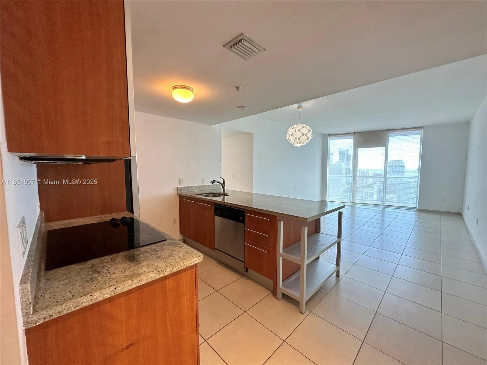 185 SW 7th St, #3704