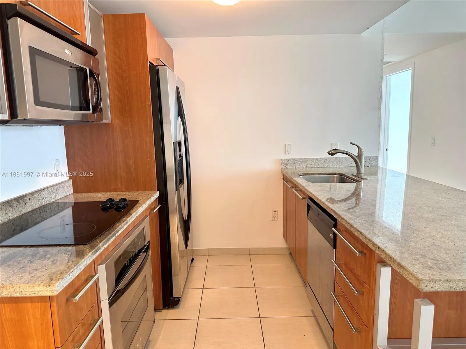 185 SW 7th St, #3704