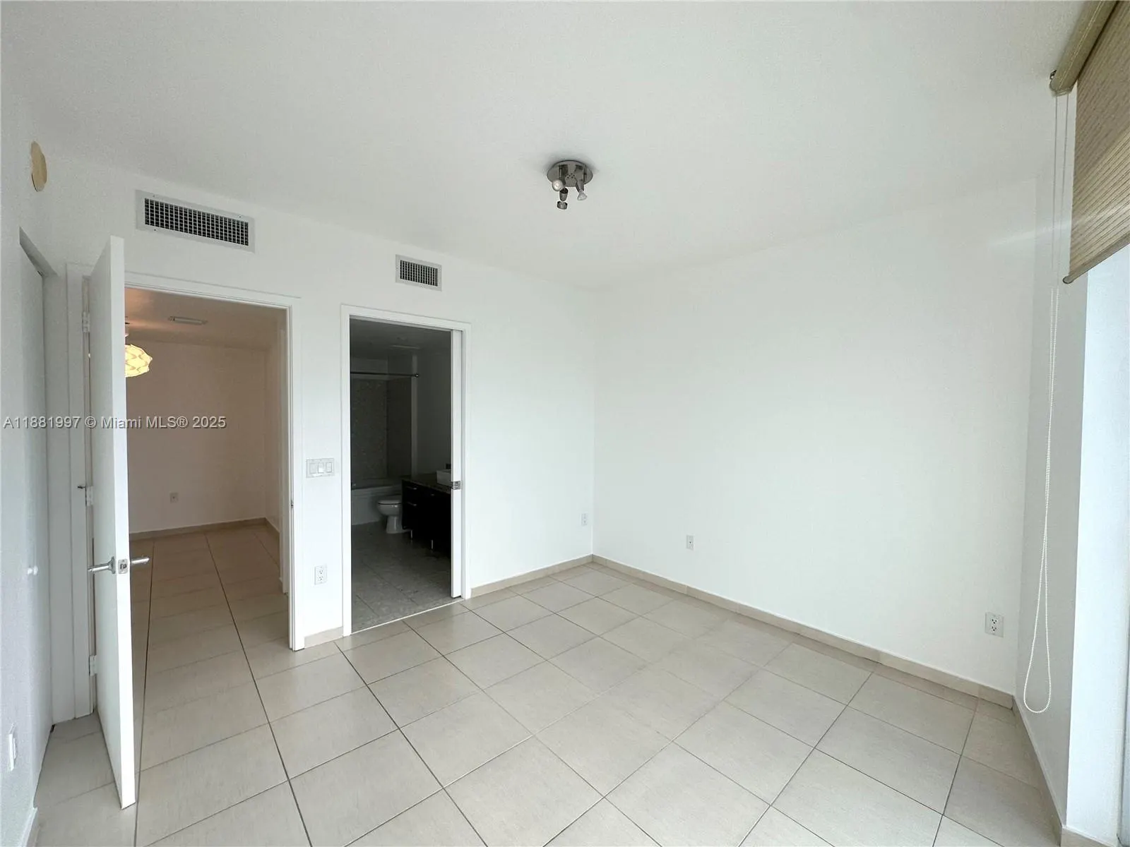 185 SW 7th St, #3704