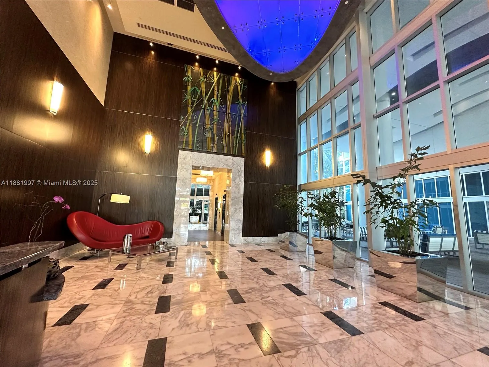 185 SW 7th St, #3704