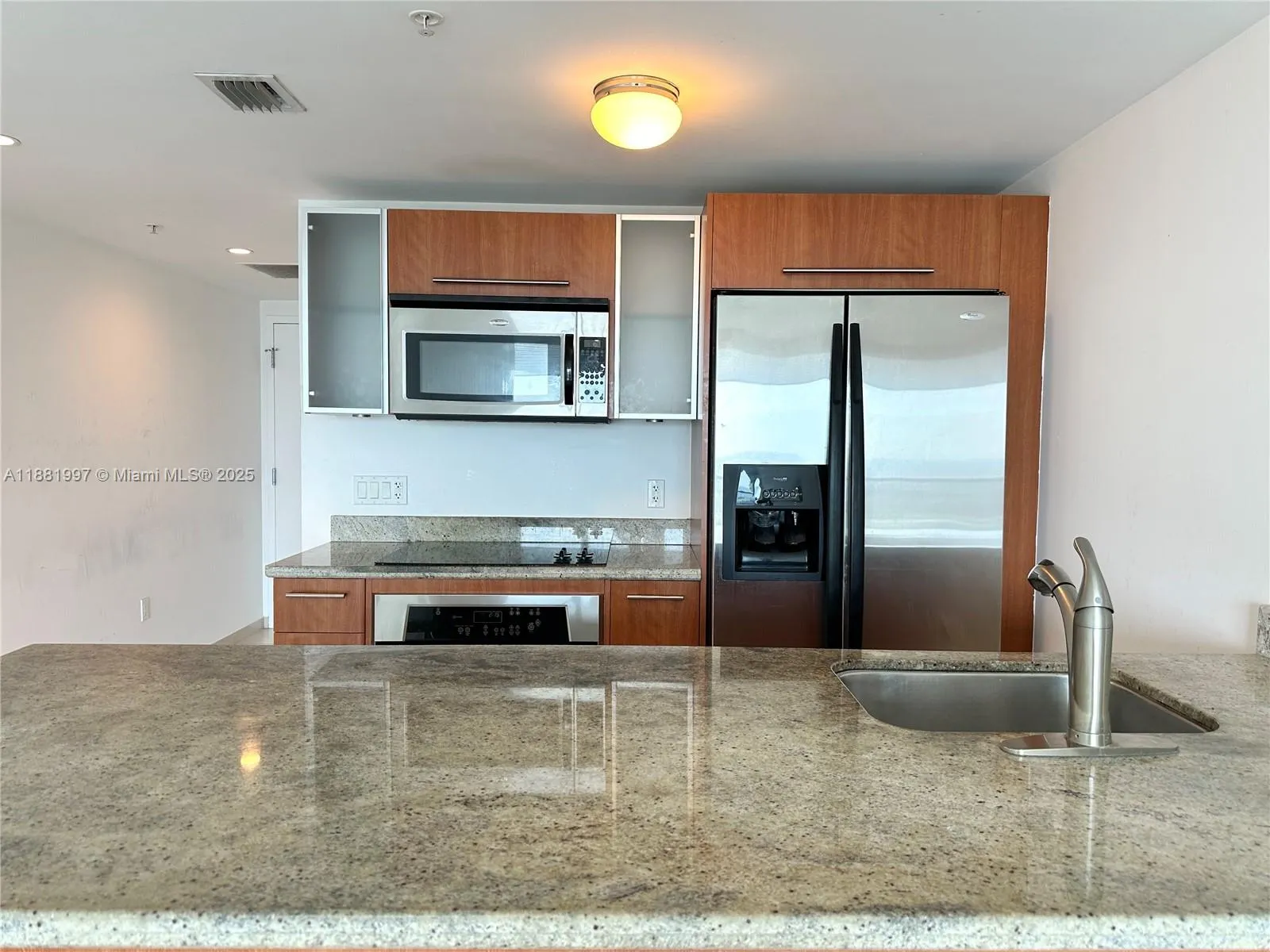 185 SW 7th St, #3704