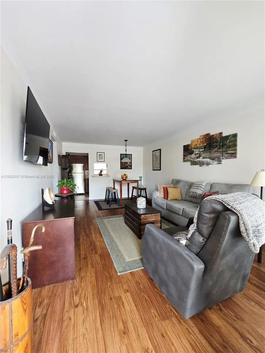 5387 SW 40th Ave, #203