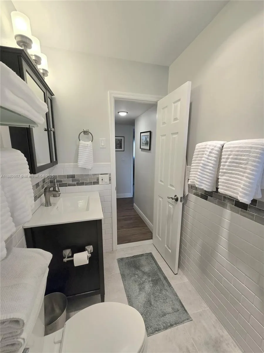 5387 SW 40th Ave, #203