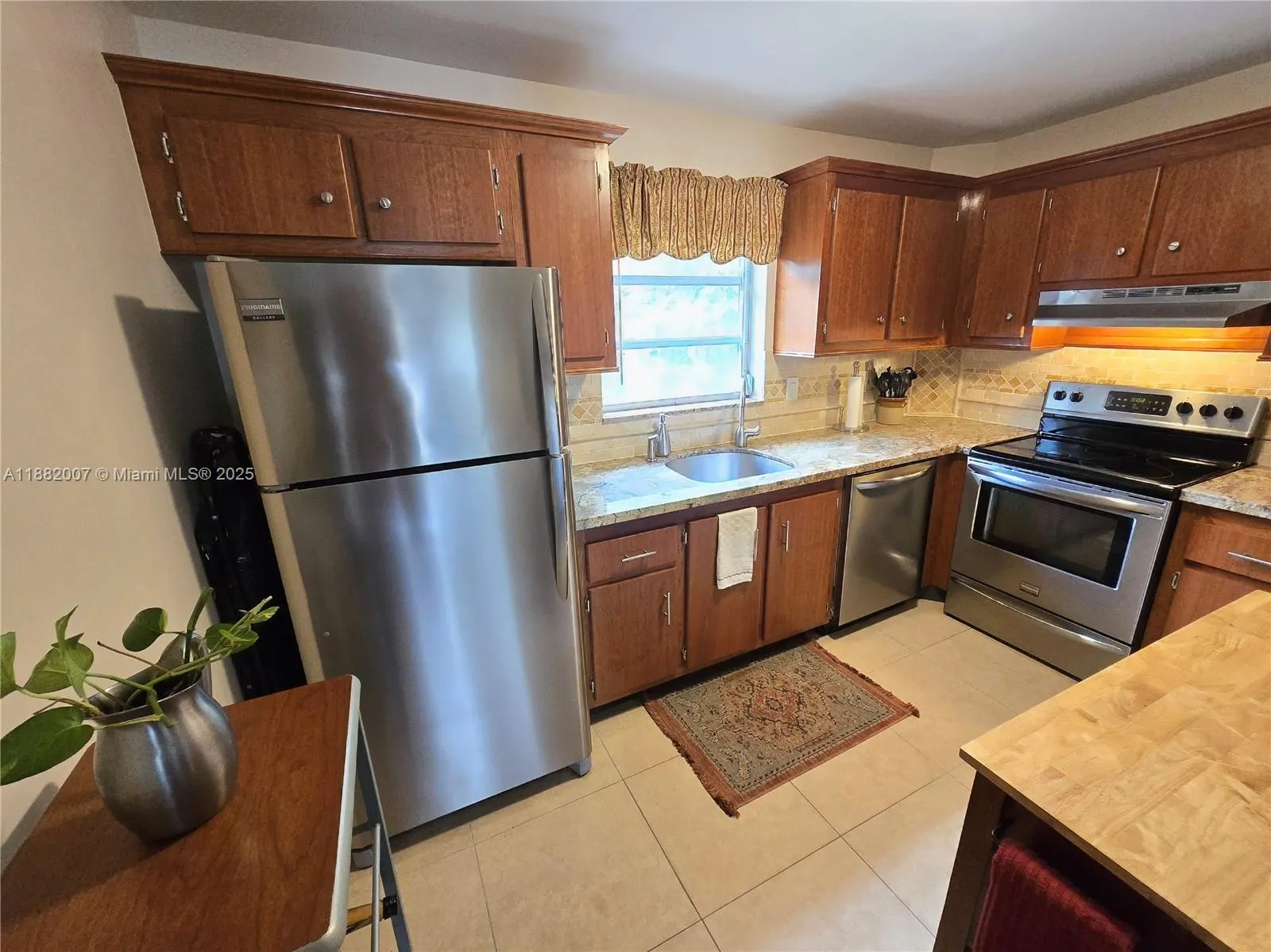 5387 SW 40th Ave, #203