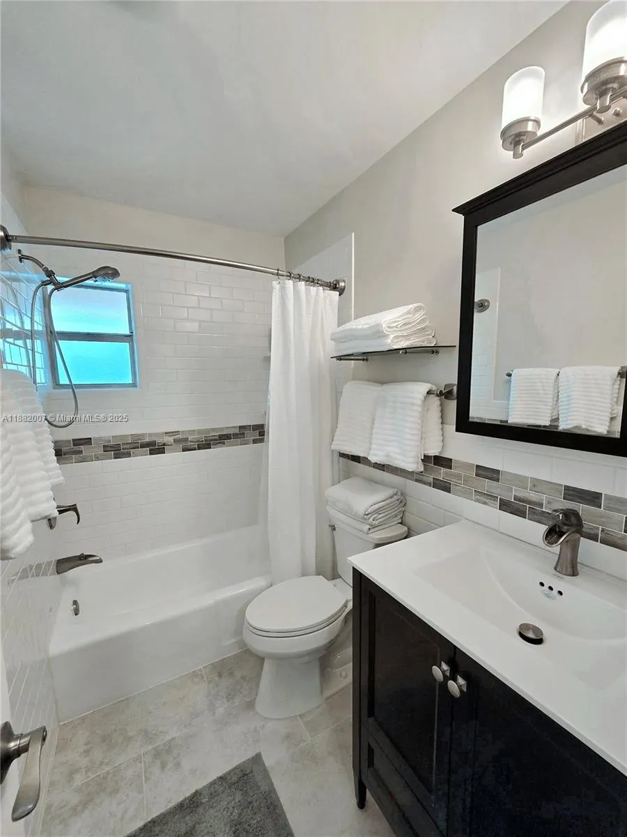 5387 SW 40th Ave, #203