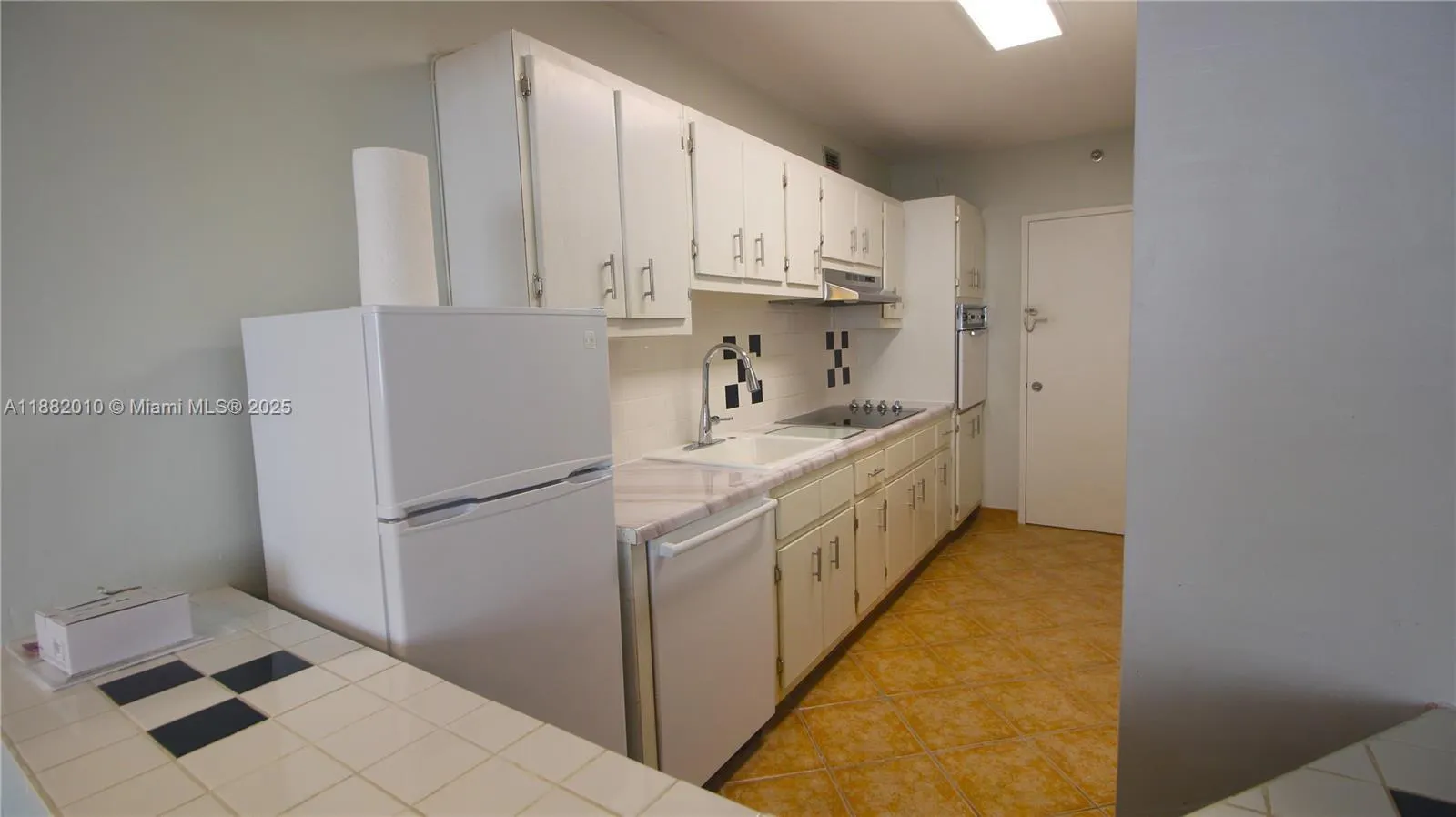 100 Lincoln Rd, #631