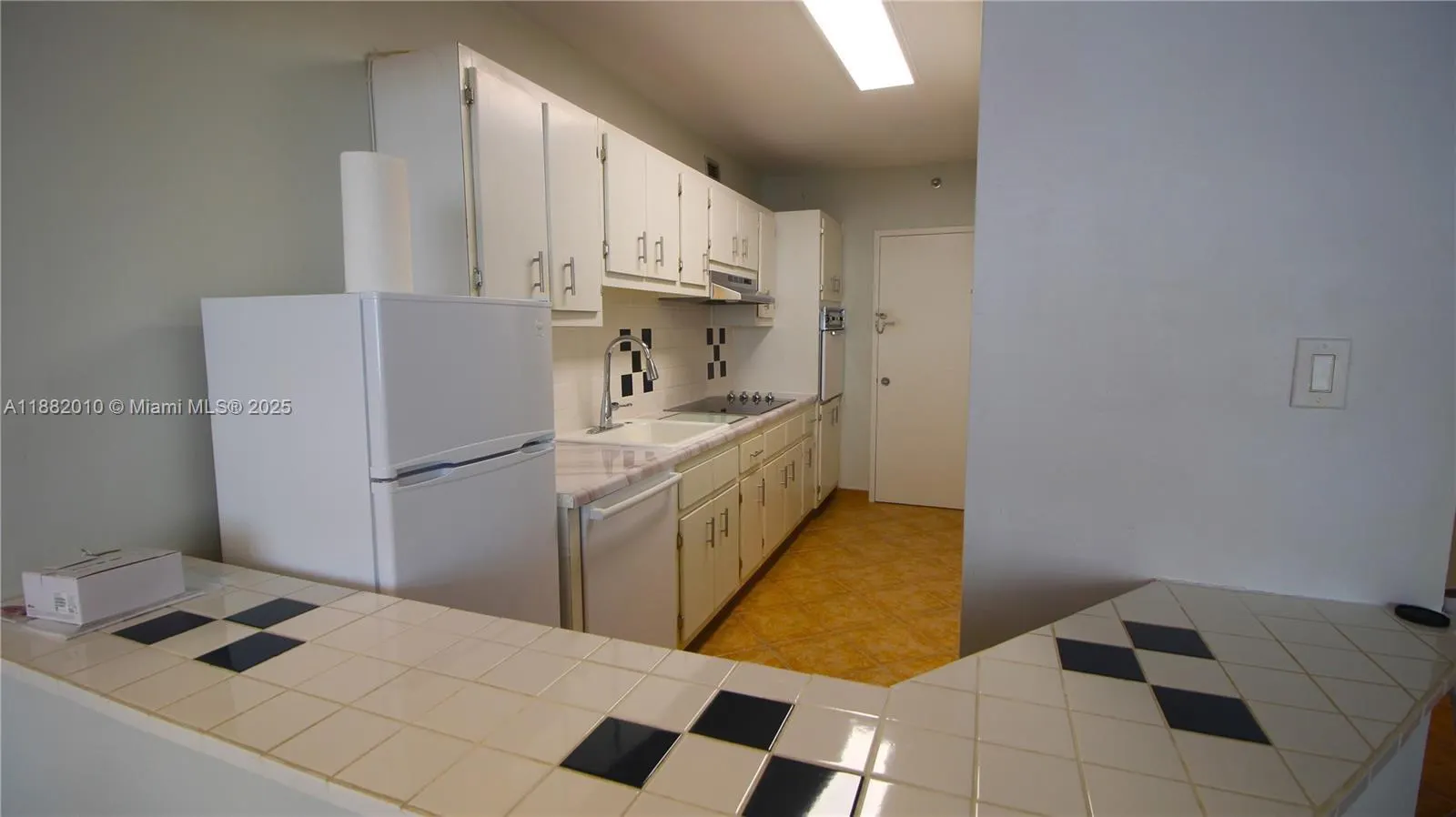 100 Lincoln Rd, #631